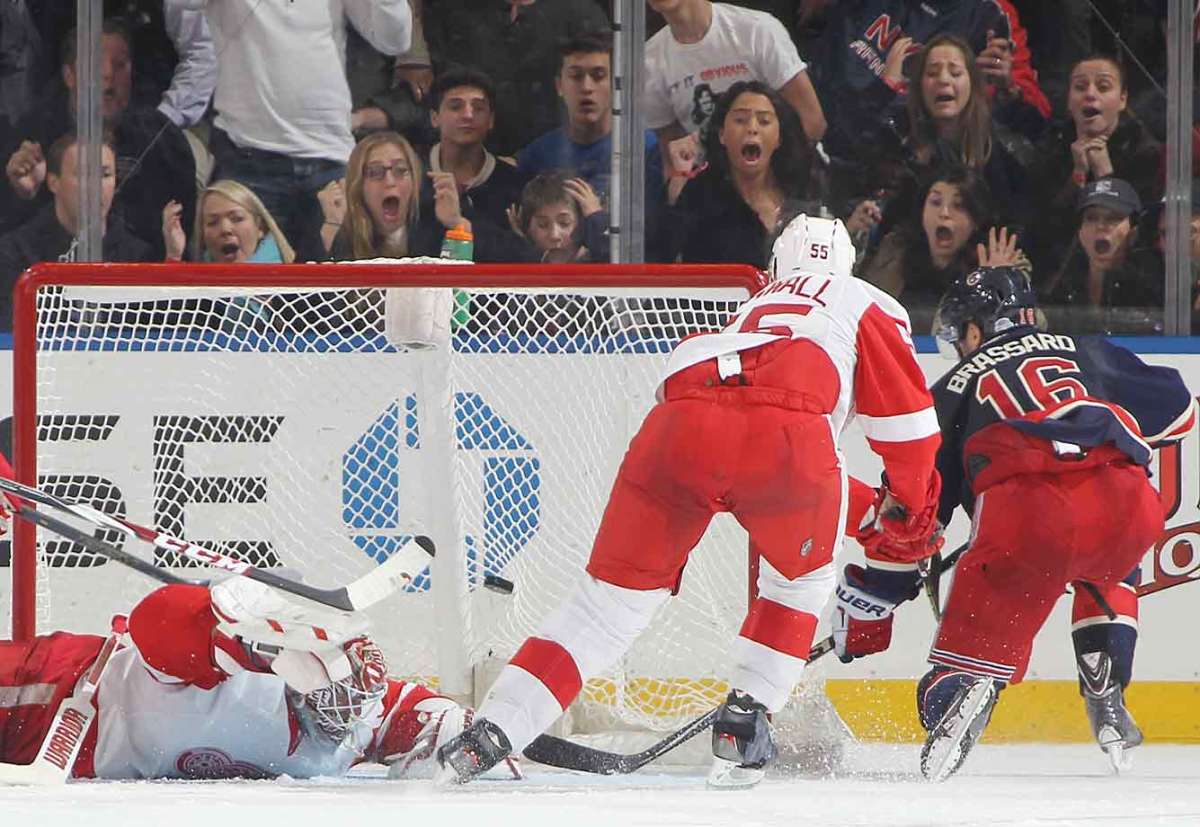 14.brassard-goal.jpg